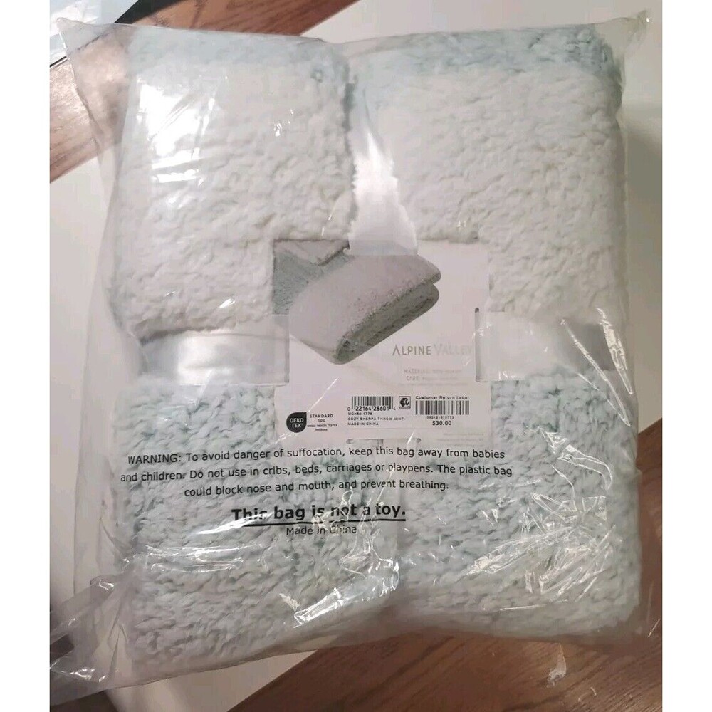 Alpine Valley Cozy Sherpa Throw Grey Soft Fuzzy 50 X 60” BRAND NEW
